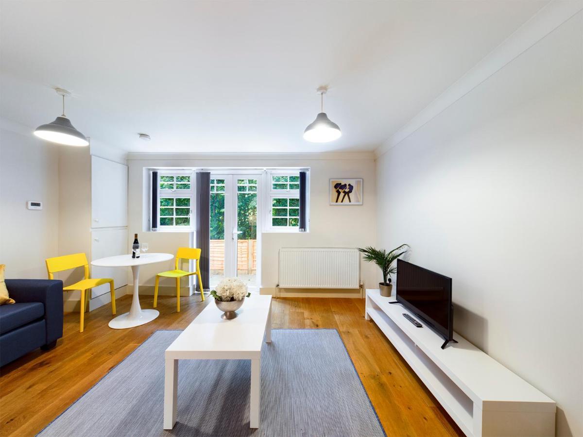 Redhill Town Centre Apartment By Livingo المظهر الخارجي الصورة