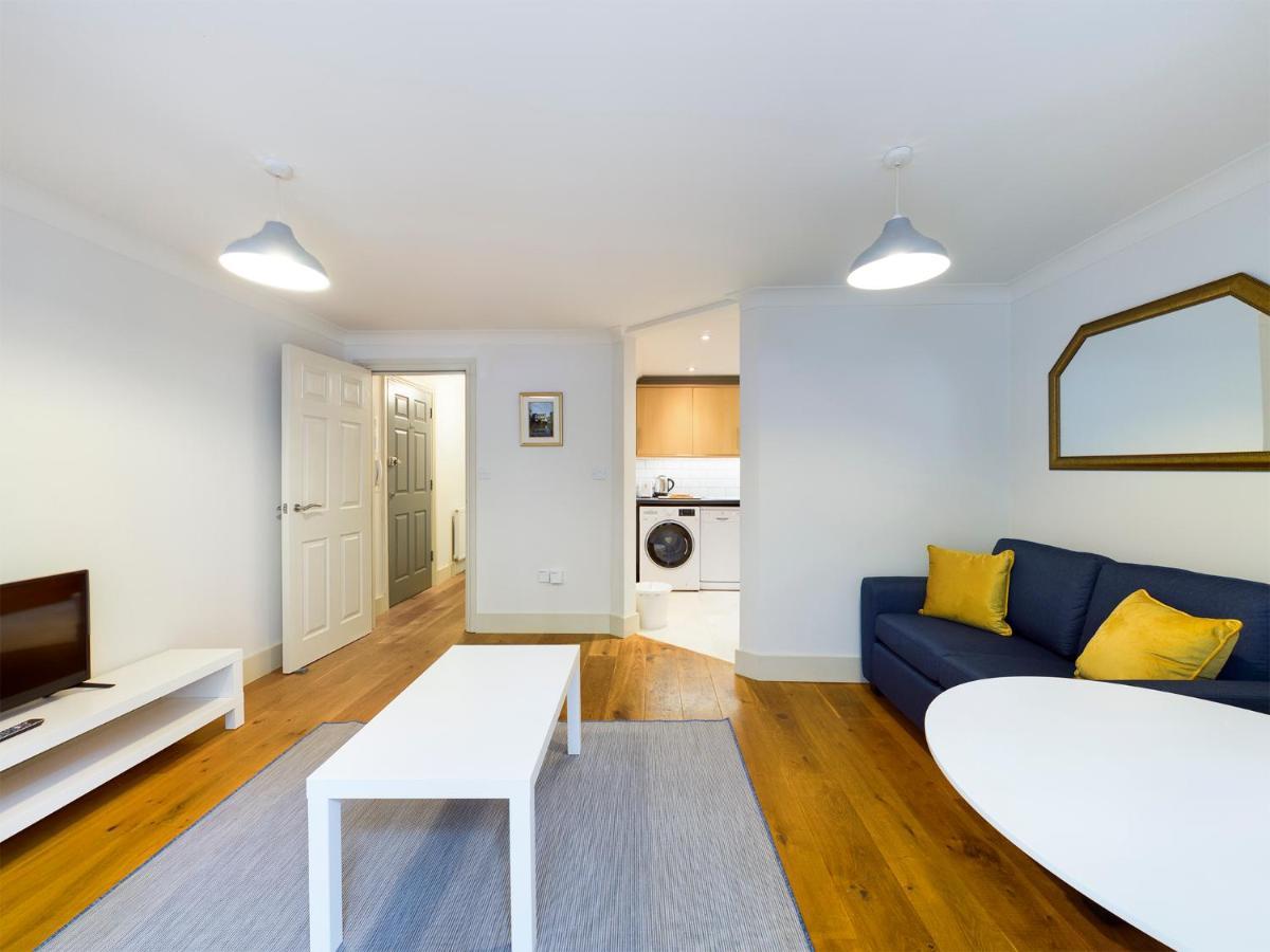 Redhill Town Centre Apartment By Livingo المظهر الخارجي الصورة