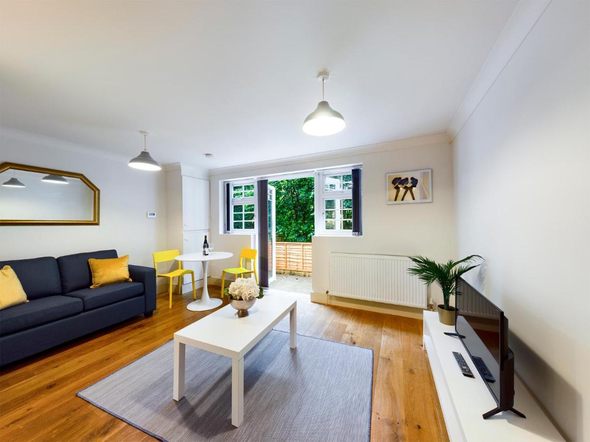Redhill Town Centre Apartment By Livingo المظهر الخارجي الصورة